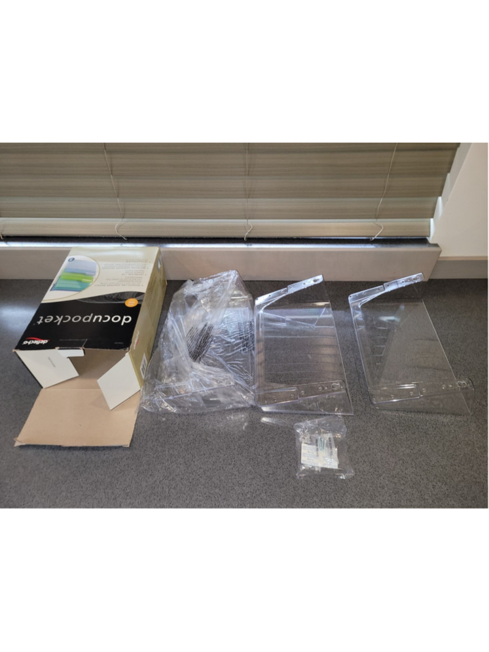 Deflecto DocuPocket Wall Mount File Holder 3 Pocket Letter Size Clear NEW NIB